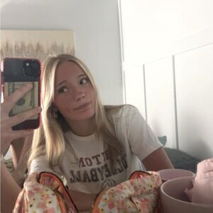 Meet your Posher, Whitney